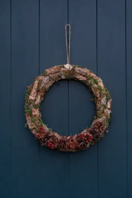 wreath-on-wall-new.webp